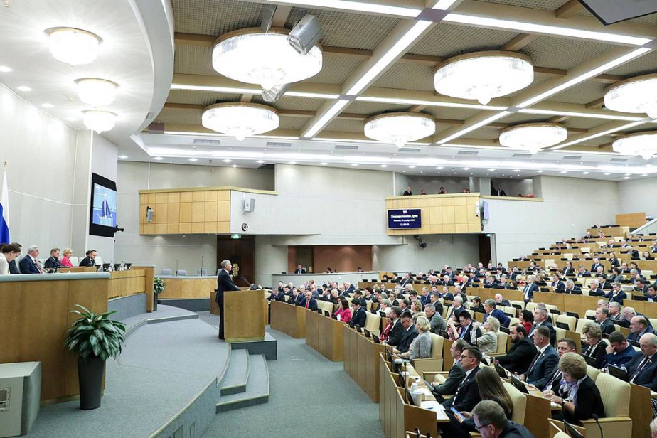 Комитет Госдумы одобрил законопроект об увеличении МРОТ 1